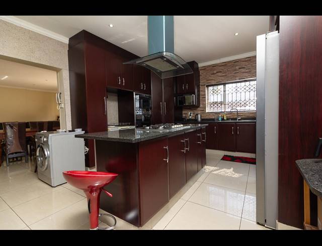 4 BEDROOM HOUSE FOR SALE IN MALVERN